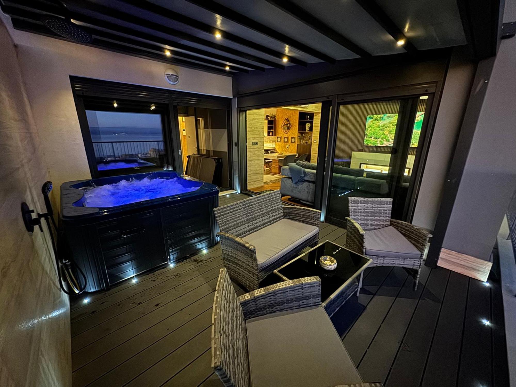 Magic View Luxury Penthouse With Jacuzzi And Sea View