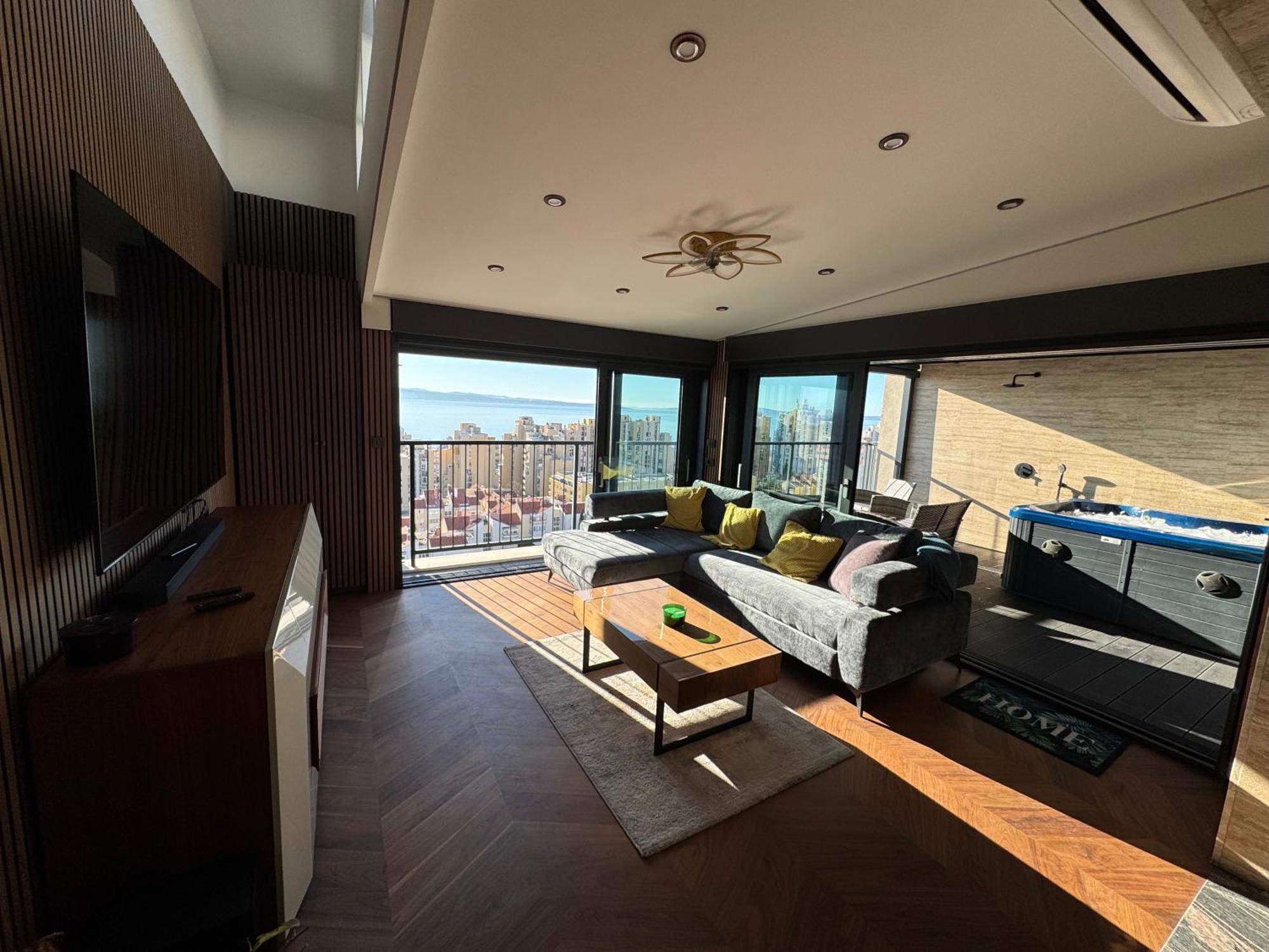 Magic View Luxury Penthouse With Jacuzzi And Sea View Split